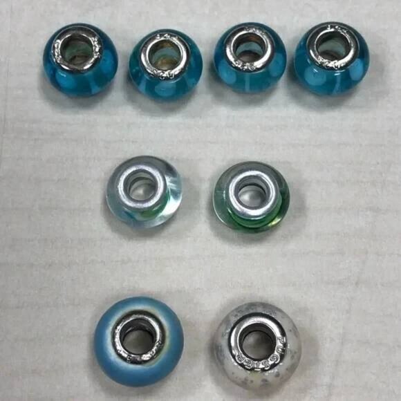 8 Miscellaneous Beads Including Pugster - Picture 9 of 14